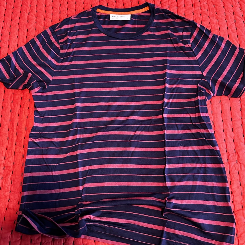 Icebreaker T-Shirt Sz Medium